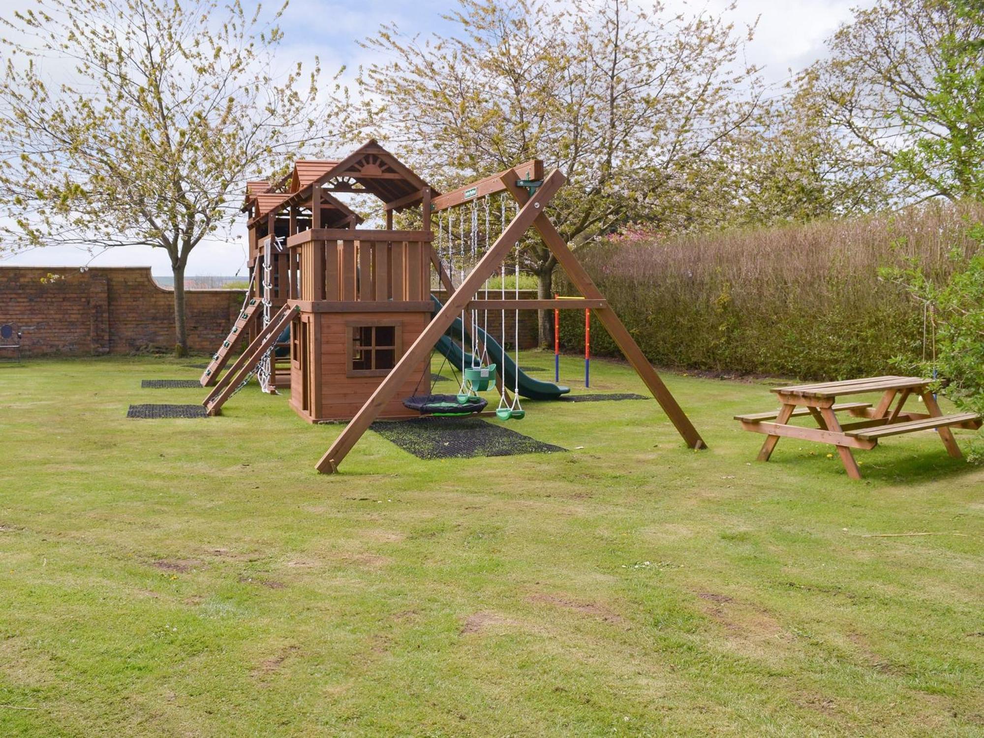 Eldin Hall Cottage 1 - Uk2483 เคย์ตัน ภายนอก รูปภาพ